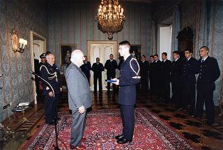 Delegazione di ufficiali e militari di truppa della Compagnia d'onore dell'Aeronautica Militare, in servizio di guardia d'onore al Palazzo del Quirinale