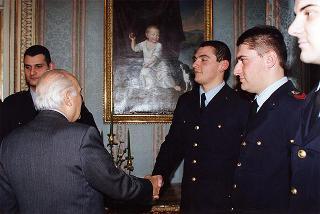 Delegazione di ufficiali e militari di truppa della Compagnia d'onore dell'Aeronautica Militare, in servizio di guardia d'onore al Palazzo del Quirinale