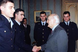 Delegazione di ufficiali e militari di truppa della Compagnia d'onore dell'Aeronautica Militare, in servizio di guardia d'onore al Palazzo del Quirinale