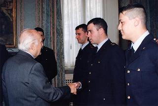 Delegazione di ufficiali e militari di truppa della Compagnia d'onore dell'Aeronautica Militare, in servizio di guardia d'onore al Palazzo del Quirinale