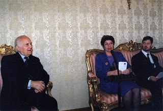 Maria Elisabetta Nannini Falchi, presidente dell'Associazione famiglie di fanciulli e adulti subnormali, e gli esponenti del sodalizio, per il 40° anniversario di fondazione dell'ANFFAS
