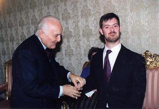 Maria Elisabetta Nannini Falchi, presidente dell'Associazione famiglie di fanciulli e adulti subnormali, e gli esponenti del sodalizio, per il 40° anniversario di fondazione dell'ANFFAS