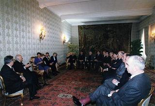 Maria Elisabetta Nannini Falchi, presidente dell'Associazione famiglie di fanciulli e adulti subnormali, e gli esponenti del sodalizio, per il 40° anniversario di fondazione dell'ANFFAS