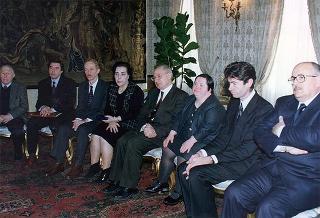 Maria Elisabetta Nannini Falchi, presidente dell'Associazione famiglie di fanciulli e adulti subnormali, e gli esponenti del sodalizio, per il 40° anniversario di fondazione dell'ANFFAS