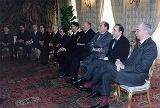 Maria Elisabetta Nannini Falchi, presidente dell'Associazione famiglie di fanciulli e adulti subnormali, e gli esponenti del sodalizio, per il 40° anniversario di fondazione dell'ANFFAS