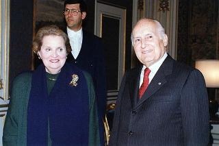 Madeleine Albright, Segretario di Stato degli Stati Uniti d'America (USA)