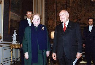 Madeleine Albright, Segretario di Stato degli Stati Uniti d'America (USA)