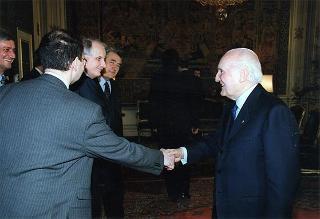 Vannino Chiti, nuovo presidente della Conferenza dei presidenti delle Regioni e delle Province Autonome e presidente della Regione Toscana, con una delegazione della Conferenza