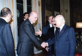 Prof. Enzo Cheli, presidente dell'Autorità per le Garanzie nelle Comunicazioni, con i componenti l'organo collegiale