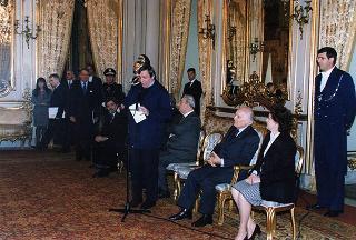 Don Luigi Ciotti, presidente di "Libera. Associazioni, nomi e numeri contro le mafie", con una delegazione di partecipanti alla "III Giornata della memoria e dell'impegno in ricordo delle vittime delle mafie"