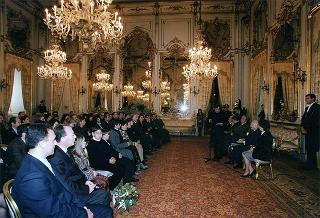 Don Luigi Ciotti, presidente di "Libera. Associazioni, nomi e numeri contro le mafie", con una delegazione di partecipanti alla "III Giornata della memoria e dell'impegno in ricordo delle vittime delle mafie"