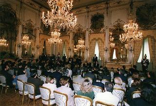 Don Luigi Ciotti, presidente di "Libera. Associazioni, nomi e numeri contro le mafie", con una delegazione di partecipanti alla "III Giornata della memoria e dell'impegno in ricordo delle vittime delle mafie"