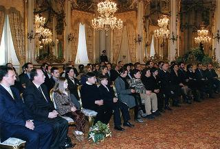 Don Luigi Ciotti, presidente di "Libera. Associazioni, nomi e numeri contro le mafie", con una delegazione di partecipanti alla "III Giornata della memoria e dell'impegno in ricordo delle vittime delle mafie"