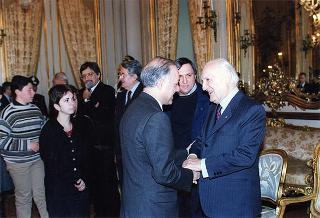 Don Luigi Ciotti, presidente di "Libera. Associazioni, nomi e numeri contro le mafie", con una delegazione di partecipanti alla "III Giornata della memoria e dell'impegno in ricordo delle vittime delle mafie"