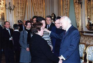 Don Luigi Ciotti, presidente di "Libera. Associazioni, nomi e numeri contro le mafie", con una delegazione di partecipanti alla "III Giornata della memoria e dell'impegno in ricordo delle vittime delle mafie"