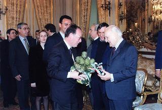 Don Luigi Ciotti, presidente di "Libera. Associazioni, nomi e numeri contro le mafie", con una delegazione di partecipanti alla "III Giornata della memoria e dell'impegno in ricordo delle vittime delle mafie"