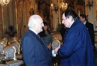 Don Luigi Ciotti, presidente di "Libera. Associazioni, nomi e numeri contro le mafie", con una delegazione di partecipanti alla "III Giornata della memoria e dell'impegno in ricordo delle vittime delle mafie"