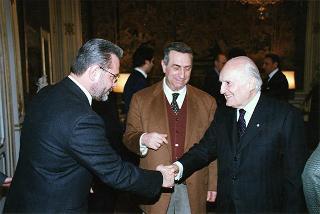 Il Presidente della Repubblica Oscar Luigi Scalfaro riceve in udienza l'avv. Giuseppe Gervasio, presidente dell'Azione Cattolica Italiana, con una delegazione dell'"Osservatorio sulle riforme costituzionali", per presentare alcune pubblicazioni