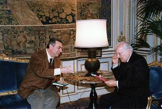 Il Presidente della Repubblica Oscar Luigi Scalfaro riceve in udienza l'avv. Giuseppe Gervasio, presidente dell'Azione Cattolica Italiana, con una delegazione dell'"Osservatorio sulle riforme costituzionali", per presentare alcune pubblicazioni