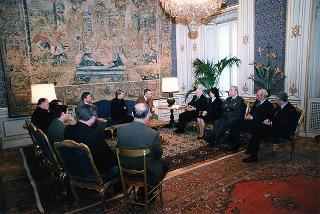 Il Presidente della Repubblica Oscar Luigi Scalfaro riceve in udienza l'avv. Giuseppe Gervasio, presidente dell'Azione Cattolica Italiana, con una delegazione dell'"Osservatorio sulle riforme costituzionali", per presentare alcune pubblicazioni