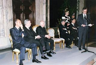 On. Walter Veltroni, vice presidente del Consiglio dei ministri, con i dirigenti della Federazione italiana gioco calcio ed i rappresentanti delle Associazioni di categoria, in occasione del 100° anniversario di fondazione della FGCI