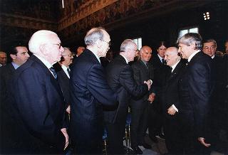 On. Walter Veltroni, vice presidente del Consiglio dei ministri, con i dirigenti della Federazione italiana gioco calcio ed i rappresentanti delle Associazioni di categoria, in occasione del 100° anniversario di fondazione della FGCI