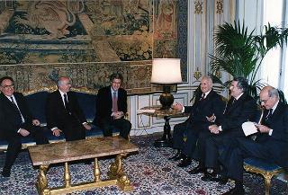 Delegazione dell'Amministrazione Comunale e della Compagnia portuale di Livorno, in occasione della concessione della "Liburnina d'oro" alla Compagnia