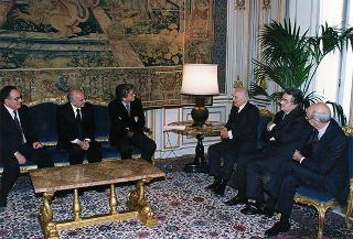 Delegazione dell'Amministrazione Comunale e della Compagnia portuale di Livorno, in occasione della concessione della "Liburnina d'oro" alla Compagnia