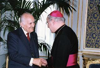 S.E. Rev.ma mons. Eugenio Binini, vescovo di Massa Carrara-Pontremoli, con la signora Rosellina Crucitti e Italo Colombini