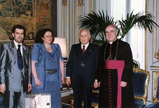 S.E. Rev.ma mons. Eugenio Binini, vescovo di Massa Carrara-Pontremoli, con la signora Rosellina Crucitti e Italo Colombini