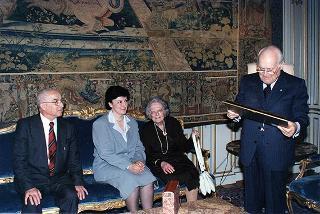 Diana Rosetti, con una delegazione della Fondazione Rosetti di Forlimpopoli, per presentare la ristampa dell'opera Romagna: geografia e storia