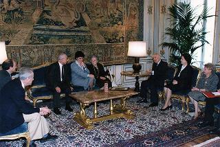 Diana Rosetti, con una delegazione della Fondazione Rosetti di Forlimpopoli, per presentare la ristampa dell'opera Romagna: geografia e storia