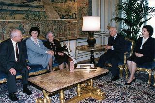 Diana Rosetti, con una delegazione della Fondazione Rosetti di Forlimpopoli, per presentare la ristampa dell'opera Romagna: geografia e storia