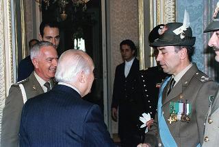 Rappresentanza della Brigata alpina "Taurinense", rientrata dalla missione in Bosnia, in servizio di guardia d'onore al Palazzo del Quirinale