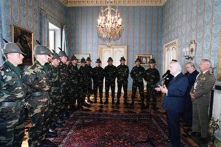 Rappresentanza della Brigata alpina "Taurinense", rientrata dalla missione in Bosnia, in servizio di guardia d'onore al Palazzo del Quirinale