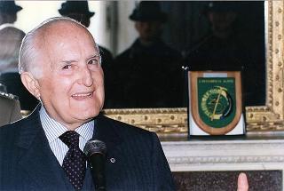 Rappresentanza della Brigata alpina "Taurinense", rientrata dalla missione in Bosnia, in servizio di guardia d'onore al Palazzo del Quirinale