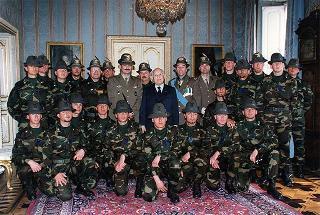 Rappresentanza della Brigata alpina "Taurinense", rientrata dalla missione in Bosnia, in servizio di guardia d'onore al Palazzo del Quirinale