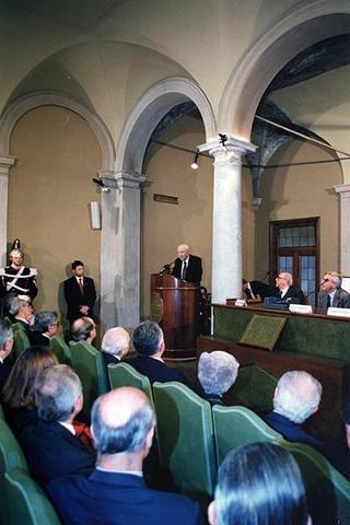 Roma, Istituto dell'Enciclopedia Italiana: intervento del Presidente della Repubblica alla conferenza del prof. Franco Modiglioni, Premio Nobel per l'economia, sul tema "Disoccupazione nell'euro e prestigio dell'euro", organizzata dall'Istituto La Malfa