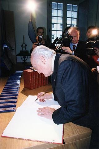 Genova: intervento del Presidente della Repubblica alla celebrazione del 125° anniversario di fondazione dell'Istituto Idrografico della Marina Militare ed alla inaugurazione della nuova Biblioteca Berio