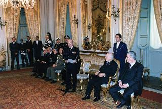 Gen. Francesco Cavalera, presidente dell'Associazione nazionale reduci dalla prigionia, con una delegazione del sodalizio, la Commissione di assegnazione ed i vincitori del Premio "Targa Icaro"