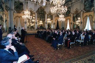 Gen. Francesco Cavalera, presidente dell'Associazione nazionale reduci dalla prigionia, con una delegazione del sodalizio, la Commissione di assegnazione ed i vincitori del Premio "Targa Icaro"