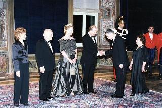 Visita di Stato in Italia delle LL. MM. il Re e la Regina del Belgio Alberto e Paola: incontro, scambi di doni e delle onorificenze e successivo paranzo al Quirinale