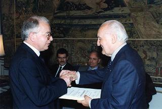 Padre Agostino Gardin, presidente onorario dell'Associazione Sorella Natura, con alcuni esponenti del sodalizio