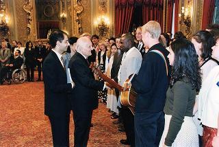 Giovani dell'Associazione internazionale "Viva la gente"