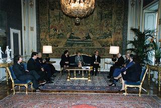 Prof. Enrico Malato, presidente della Salerno Editrice e direttore della Bibliografia generale della lingua e della letteratura italiana, con il Consiglio di amministrazione e il Consiglio direttivo della BIGLI, per il 25° anniversario di fondazione della Casa Editrice