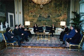 Prof. Enrico Malato, presidente della Salerno Editrice e direttore della Bibliografia generale della lingua e della letteratura italiana, con il Consiglio di amministrazione e il Consiglio direttivo della BIGLI, per il 25° anniversario di fondazione della Casa Editrice