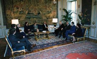 Prof. Enrico Malato, presidente della Salerno Editrice e direttore della Bibliografia generale della lingua e della letteratura italiana, con il Consiglio di amministrazione e il Consiglio direttivo della BIGLI, per il 25° anniversario di fondazione della Casa Editrice