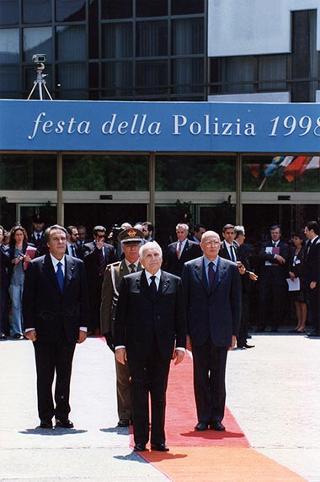 Roma: intervento del Presidente della Repubblica, in forma ufficiale, alla Festa della Polizia 1998
