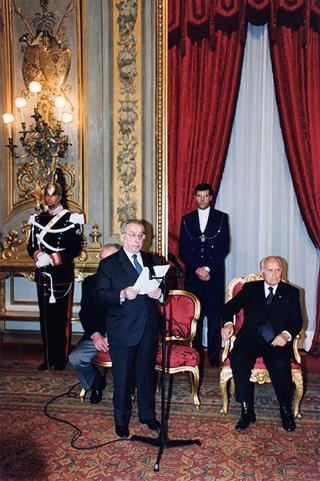 Cornelio Valetto, con una delegazione del Gruppo Anziani SAIAG