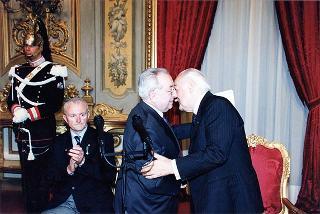 Cornelio Valetto, con una delegazione del Gruppo Anziani SAIAG